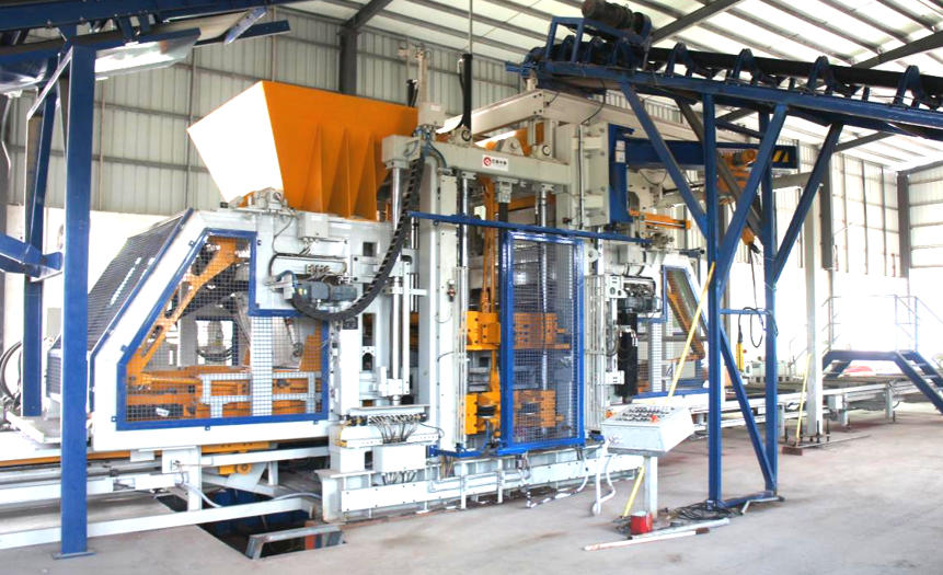 Les màquines de maons Quangong deixen la seva empremta al sud de la Xina: maons de pavimentació i maons en forma de diamant manipulats per una màquina